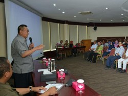 Antisipasi Abrasi, Gerakan Tanam Mangrove Digaungkan di Karawang