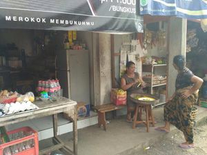 Pengungsi Gunung Agung Zona Aman Pulang ke Rumah dan Buka Toko