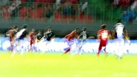 Dalam pertandingan ini, Indonesia baru mulai lebih memegang kontrol di babak kedua.