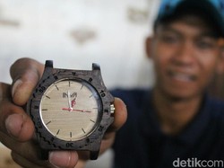 Bisnis Jam Tangan Kayu, Pria Ini Kantongi Omzet Rp 25 Juta/Bulan