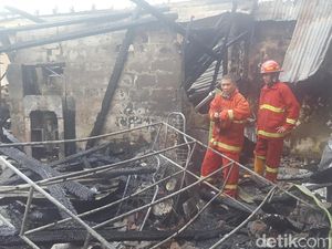 Lima Pekerja Pabrik di Malang Tewas Terjebak Kebakaran Lima Pekerja Pabrik di Malang Tewas Terjebak Kebakaran