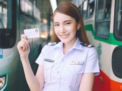 Viral Foto Polwan Cantik Asal Thailand, Netizen Heboh Soal Gendernya