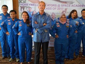 Ini Dia Guru yang Dilatih Sains dan Eksplorasi Luar Angkasa di AS