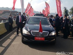 Tembus Kemacetan, Jokowi Jalan Kaki ke Lokasi HUT ke-72 TNI