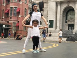 Liburan ke Singapura, Ayu Ting Ting Sebut Bilqis Girang