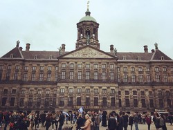 Kanker Paru-paru, Wali Kota Amsterdam Meninggal Dunia