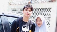 Foto: Gaya Hijab Syari Larissa Chou, Menantu Ustaz Arifin Ilham yang Mualaf