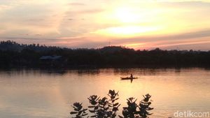 Foto: Sunset Cantik dari Waduk di Aceh