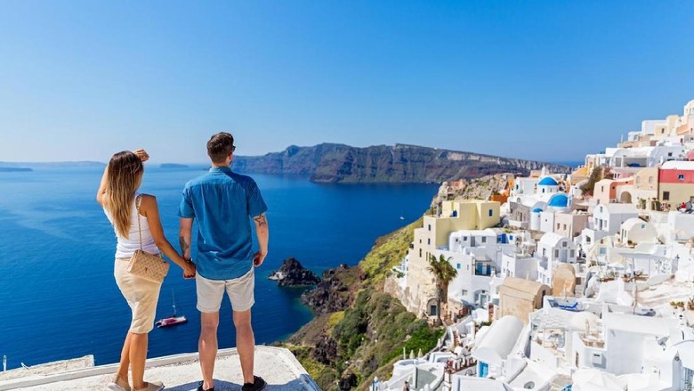 Berdua akan lebih romantis di Pulau Santorini (Dok. Thinkstock)