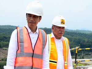 Jokowi Blusukan ke Proyek Bendungan Terbesar Ketiga di RI