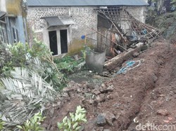 Longsor Menimbun 1 Rumah di Banjarnegara