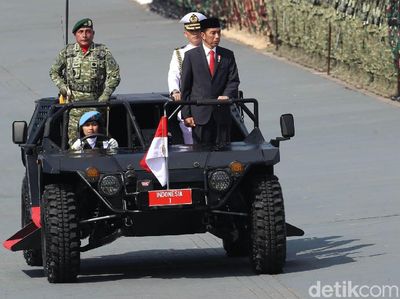 Foto: Gahar! Begini Mobil Inspeksi Pasukan yang Ditumpangi Jokowi