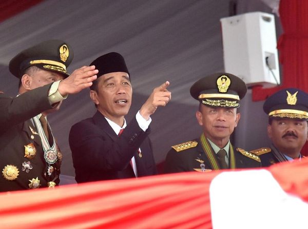 Momen Jenderal Gatot dan Jokowi Sang Panglima Tertinggi di HUT TNI