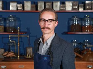 Wow, Lidah Ahli Ini Diasuransikan Demi Menghasilkan Teh Terbaik!