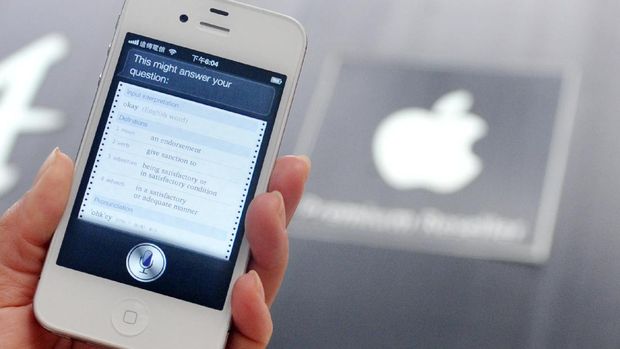 Apple Siri A woman displays