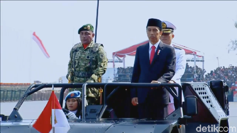 Jokowi Pimpin Upacara Peringatan HUT TNI ke-72 di Cilegon