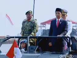 Jokowi Pimpin Upacara Peringatan HUT TNI ke-72 di Cilegon