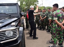 Mengintip Paspampres Berlatih dengan Mobil Kepresidenan
