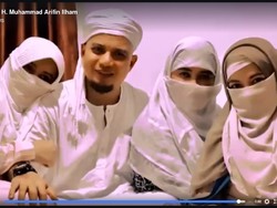 Keluarga Mendiang Ustaz Arifin Ilham Bicara Isu Perselisihan Antar Istri