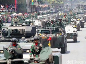 Canggih! TNI Pamer Alutsista di Hadapan Jokowi Canggih! TNI Pamer Alutsista di Hadapan Jokowi