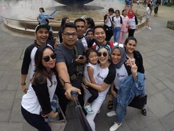 Ayu Ting Ting Ngaku Dadakan Liburan ke Singapura