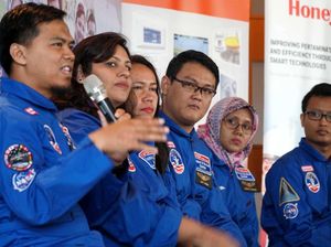 7 Guru Ikuti Pelatihan di Akademi Luar Angkasa AS