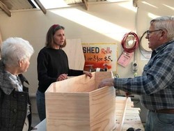 Tren Klub Membuat Peti Mati Sendiri di Australia