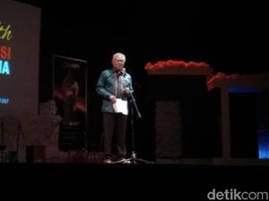 Aksi Mendag Baca Puisi Karangannya Kursi Berduri Menteri