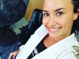Begini Aksi Demi Lovato Praktikkan Jiu Jitsu Brasil untuk Kesehatan Begini Aksi Demi Lovato Praktikkan Jiu Jitsu Brasil untuk Kesehatan