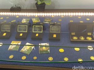 Rupiah Anjlok, Emas Antam Laris Manis