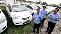 Foto: Kalah Saing dengan Taksi Online, Express PHK 250 Karyawan