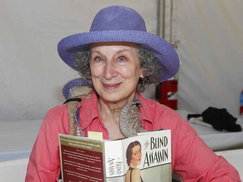 Salinan Novel The Handmaids Tale Dicetak Tahan Api, Ini Kata Margaret Atwood