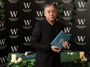 Peraih Nobel Sastra 2017 Tulis Buku bagi Pencinta Musik Peraih Nobel Sastra 2017 Tulis Buku bagi Pencinta Musik