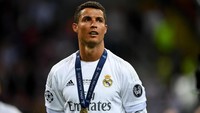 Usai mengantar Real Madrid menjuarai Liga Champions di 2016, Ronaldo disebut meminta agennya untuk menyumbangkan uang bonus yang dia terima sebanyak 460.000 poundsterling pada sebuah organisasi nir laba. (Shaun Botterill/Getty Images)