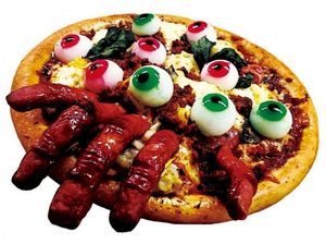 Hiii.. Berani Cicip Pizza dengan Topping Bola Mata Ini?