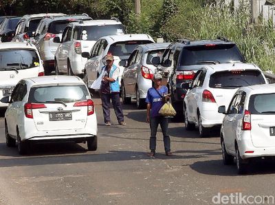 Hanya di Indonesia, Pedagang Bisa Jualan di Ruas Tol