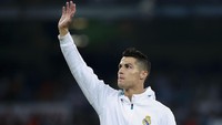 Nepal dihantam gempa bumi hebat pada 2015. Salah satu atlet yang menyumbang dalam jumlah besar untuk bencana tersebut adalah Ronaldo. Nilainya disebut-sebut mencapai 5 juta poundsterling (sekitar Rp 88,2 miliar). (Gonzalo Arroyo Moreno/Getty Images)
