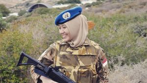 Foto: Ismi Arum, TNI Berhijab Imut Pasukan Perdamaian PBB di Lebanon