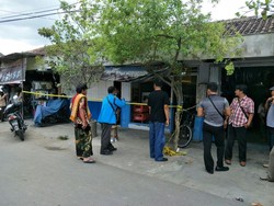 Yakini Pistol Perampok Palsu, Pemilik Toko Emas Sempat Melawan