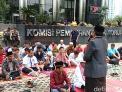 Salat Jumat Awali Aksi 610 Save KPK