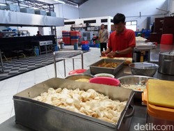 Semua Sajian Makanan di Pernikahan Kahiyang Jokowi Dicek Tim Dokter