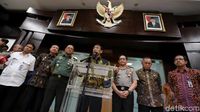Momen Kumpul Wiranto, Panglima-Kapolri Akhiri Polemik Kargo Senjata