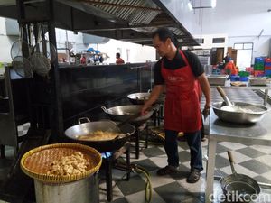 Gibran Siapkan Menu Masakan Khas Jawa untuk Pernikahan Kahiyang Gibran Siapkan Menu Masakan Khas Jawa untuk Pernikahan Kahiyang