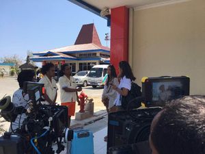 Arie Kriting Ditabok Abdur Arsyad saat Syuting Susah Sinyal Arie Kriting Ditabok Abdur Arsyad saat Syuting Susah Sinyal