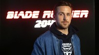 Ini nih yang katanya mirip-mirip sama Harry Kane: Ryan Gosling. Cocok gak? Foto: Dok. Warner Bros. Pictures