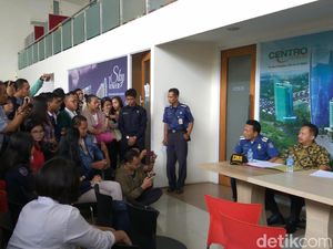 Penghuni Geruduk Kantor Pengelola Cinere Bellevue Saat Jumpa Pers