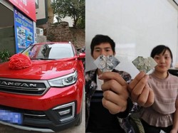 Pria Kumpulkan Uang Berbentuk Hati untuk Belikan Istri Mobil