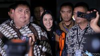 Foto: Bupati Kukar Rita Widyasari Ditahan KPK