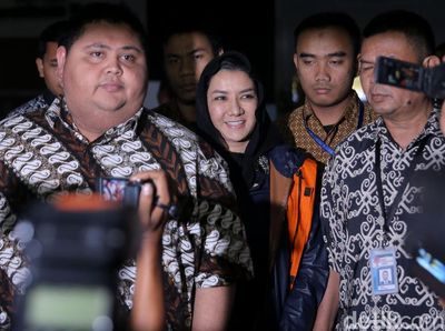 Foto: Bupati Kukar Rita Widyasari Ditahan KPK