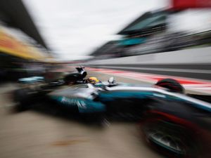 Hamilton Tercepat di Latihan Bebas Kedua